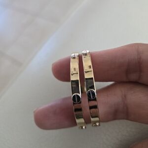 New Solid 18k 2 Tone Yellow And White Gold Embossed Love Screw Hoop Earrings